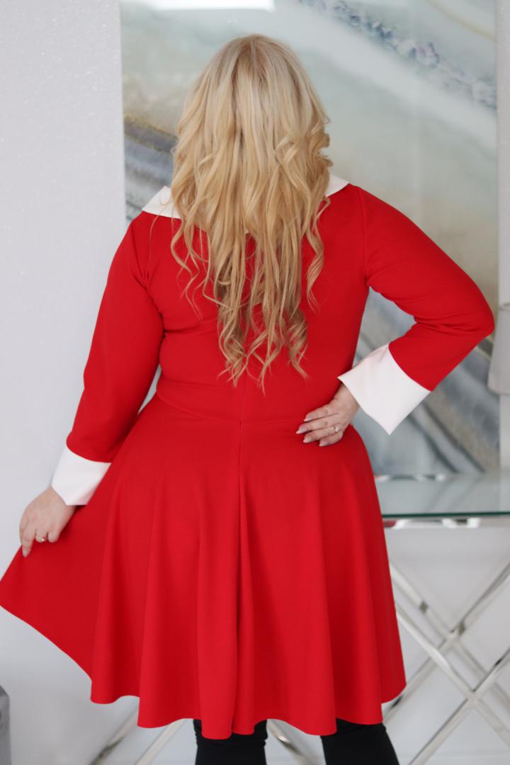Sukienka Hermiona rozkloszowana z kołnierzykiem i przywieszką czerwona - obrazek 6