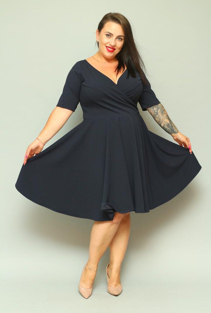 Sukienka klasyczna rozkloszowana z kopertowym dekoltem granatowa gładka. A002. MEGA WYPRZEDAŻ!