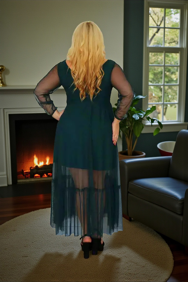 SEKRET LEKKIEJ ELEGANCJI: Sorena, kopertowy dekolt, lekkość motyla i ta romantyczna falbana... Butelkowa zieleń. - obrazek 4