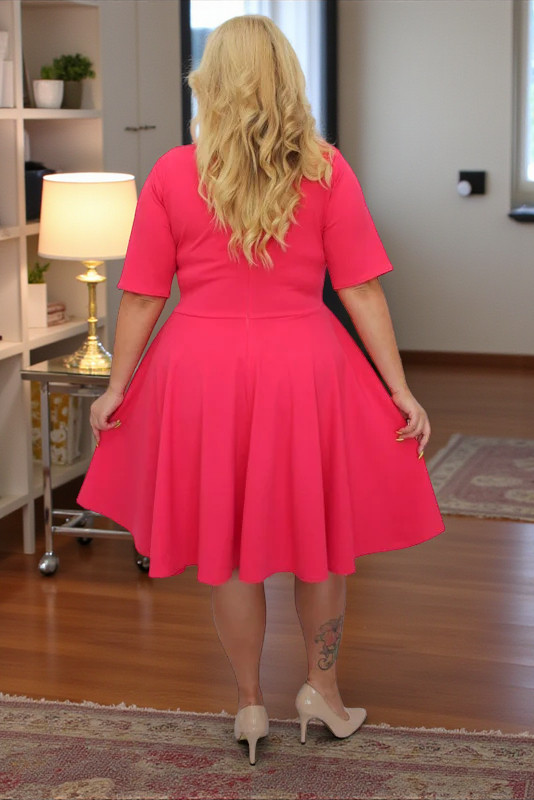 Sukienka Catalena rozkloszowana z kopertowym dekoltem amarant gładka - obrazek 4