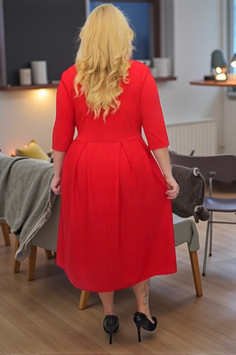 Sukienka Fernanda rozkloszowana z kontrafałdami i kopertowym dekoltem czerwona gładka - obrazek 4