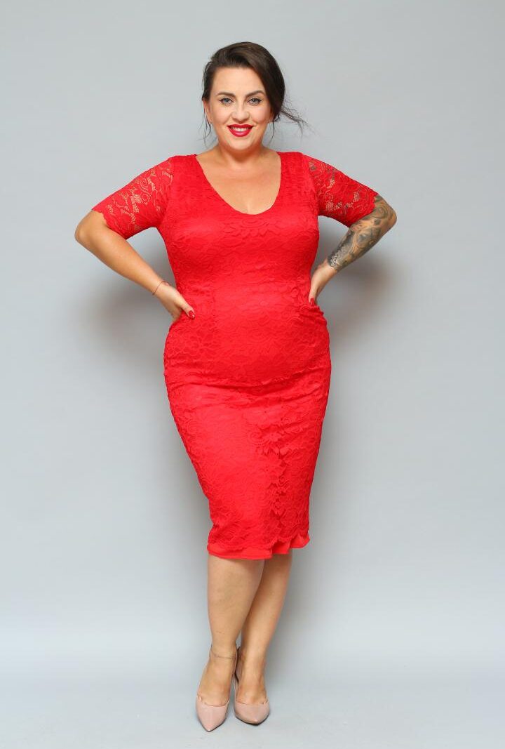Sukienka Laura ołówkowa koronkowa dekolt V czerwona kwiatki