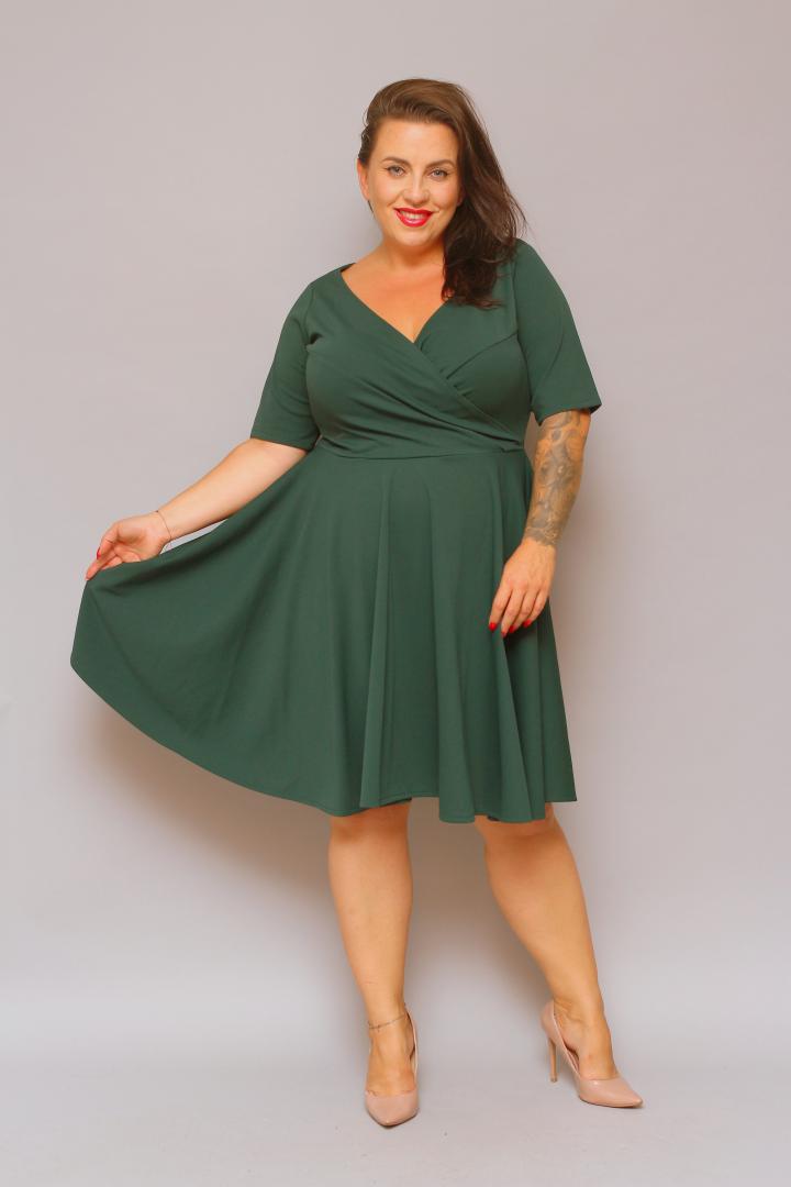 Sukienka klasyczna rozkloszowana z kopertowym dekoltem butelkowa zieleń gładka. A002. MEGA WYPRZEDAŻ!