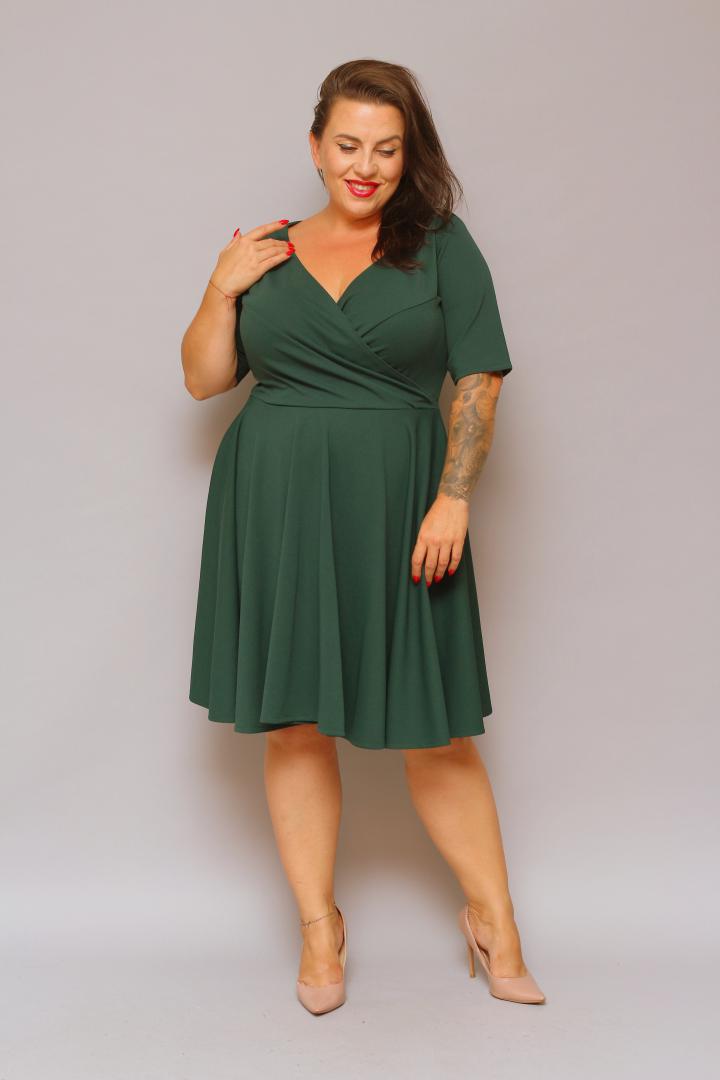Sukienka klasyczna rozkloszowana z kopertowym dekoltem butelkowa zieleń gładka. A002. MEGA WYPRZEDAŻ! - obrazek 3
