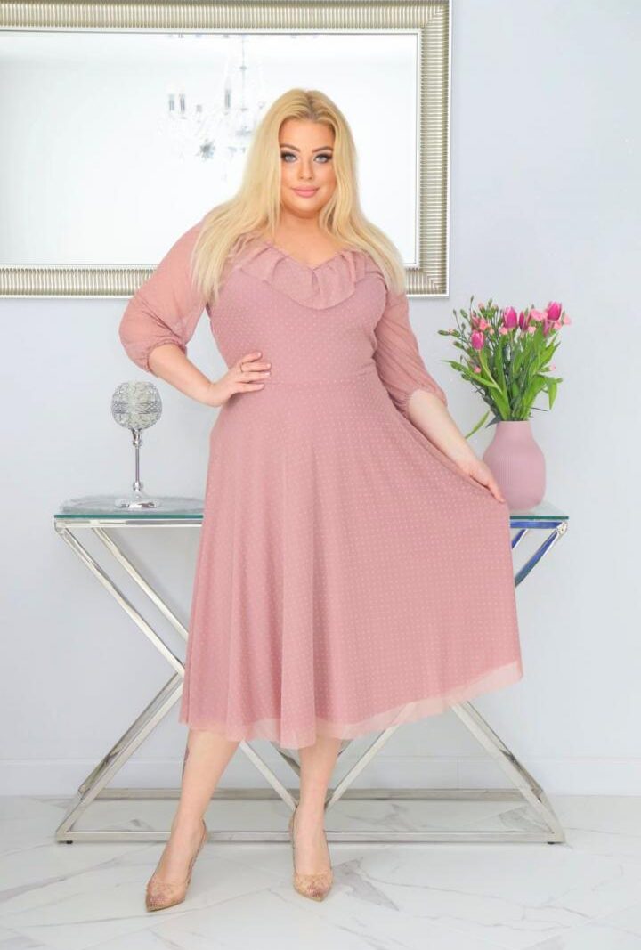 Sukienka Fabiola lekka zwiewna rozkloszowana tiulowa w groszki ciemny róż