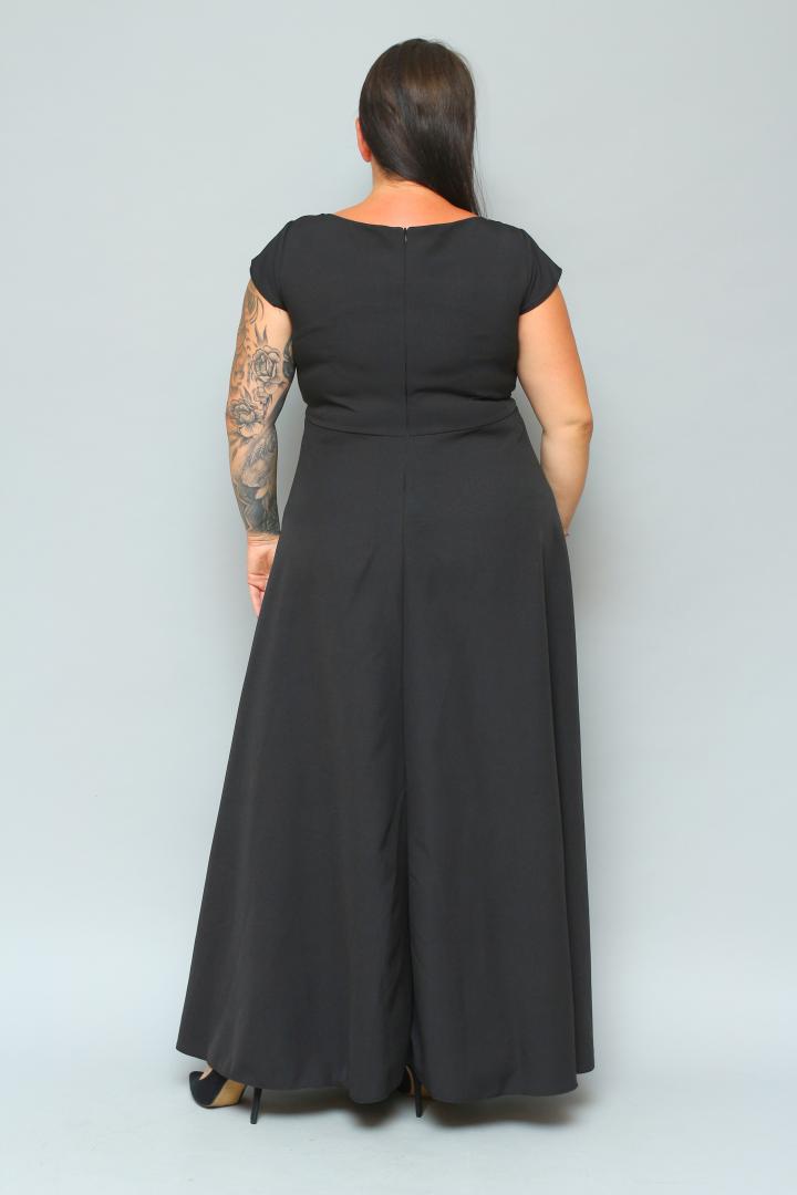 Sukienka wieczorowa Camilia – rozkloszowany krój, kopertowy dekolt, szykowna klamra. Zobacz film, który pokazuje, jak pięknie się układa! CZARNA - obrazek 6