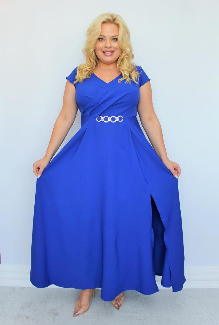 Sukienka wieczorowa Camilia – rozkloszowany krój, kopertowy dekolt, szykowna klamra. Zobacz film, który pokazuje, jak pięknie się układa! CHABROWA