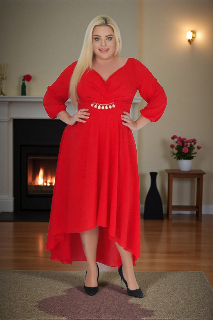 Sukienka szyfonowa Etna: efekt WOW! Asymetryczny dół i talia ozdobiona biżuterią. Czerwona. - obrazek 3