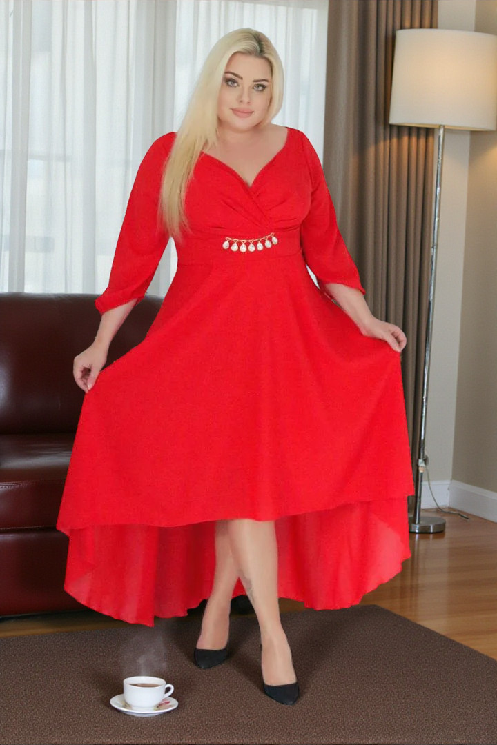 Sukienka szyfonowa Etna: efekt WOW! Asymetryczny dół i talia ozdobiona biżuterią. Czerwona.