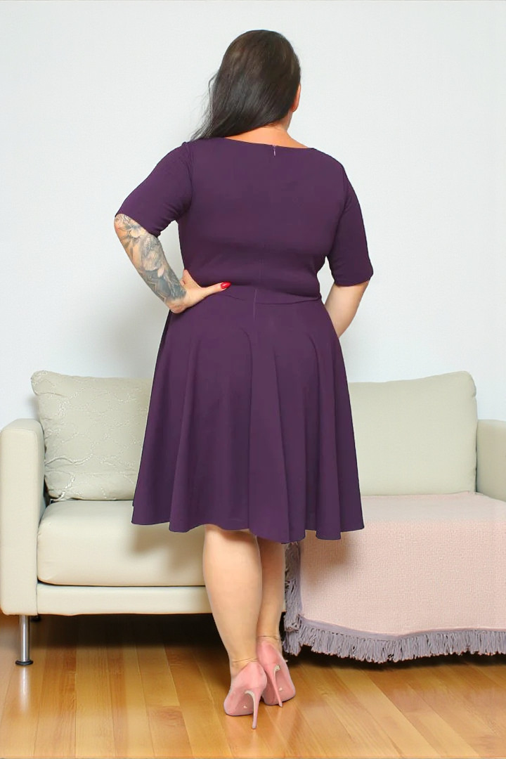 Sukienka Catalena rozkloszowana z kopertowym dekoltem fiolet śliwka gładka - obrazek 4