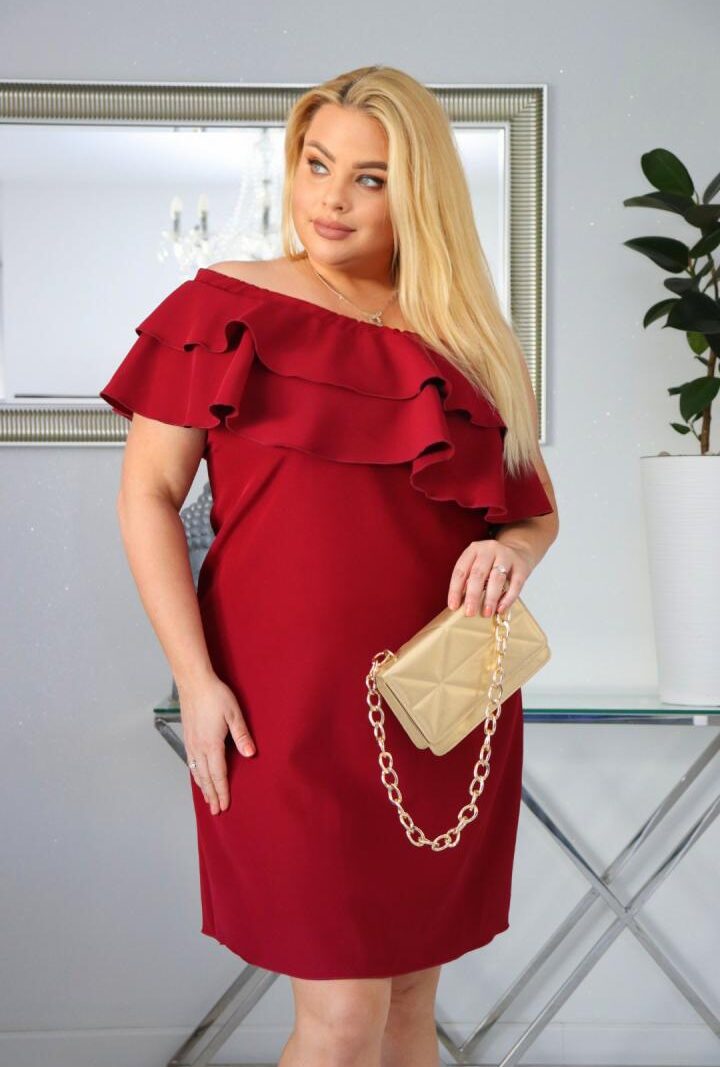 Sukienka Raven - stylowa, niezapomniana i ze zmysłowym akcentem na jedno ramię! BORDOWA