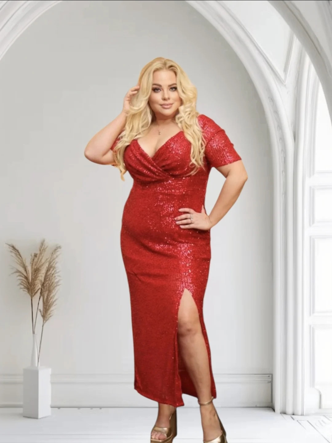 Bestseller Eventowy: Cekinowa maxi z kopertowym dekoltem. (Rozmiary 36-54). CZERWONA. KOD S1072.