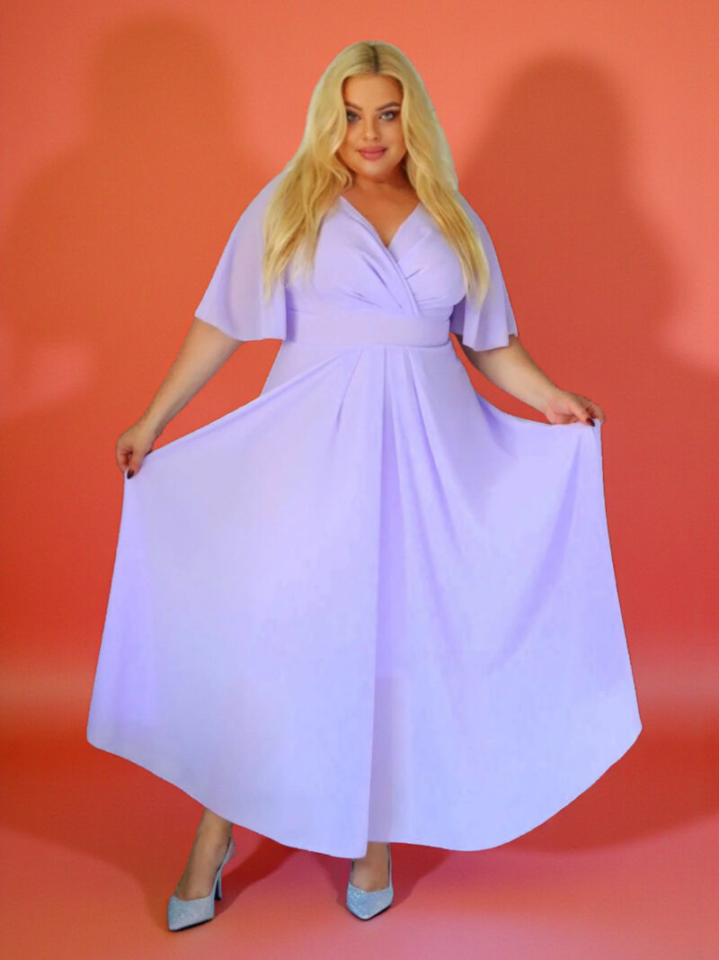 Symfonia szyfonowej lekkości! Kreacja, która tańczy z każdym Twoim ruchem! LILIOWA A011