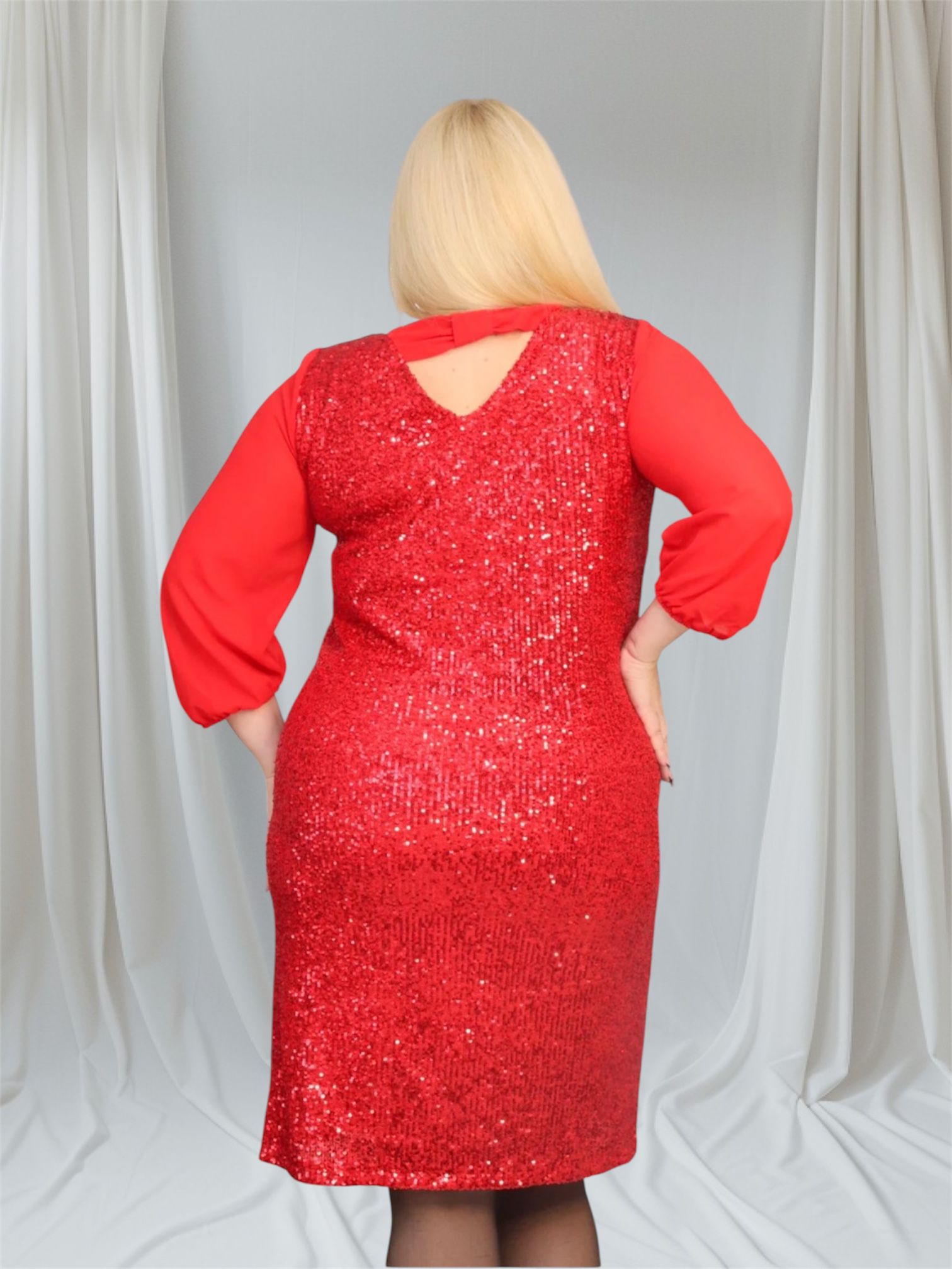 Sukienka Riley cekinowa szyfonowa kokarda czerwona - obrazek 6