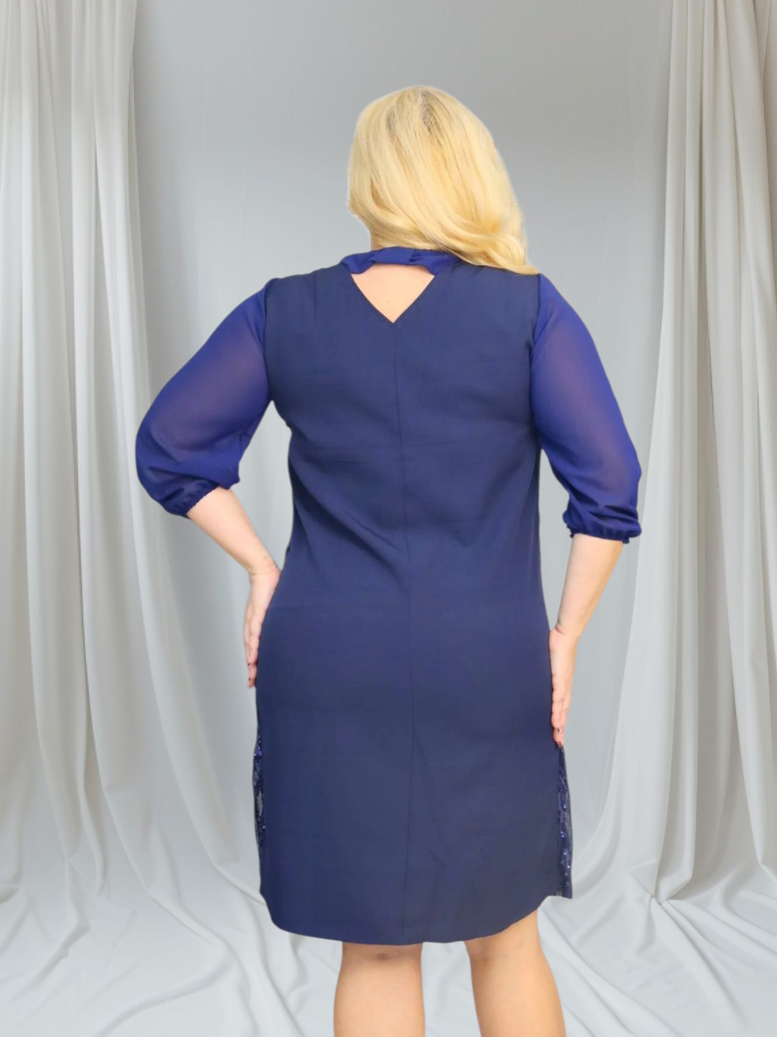 Sukienka Kesja cekinowa szyfonowa kokarda granatowa - obrazek 3