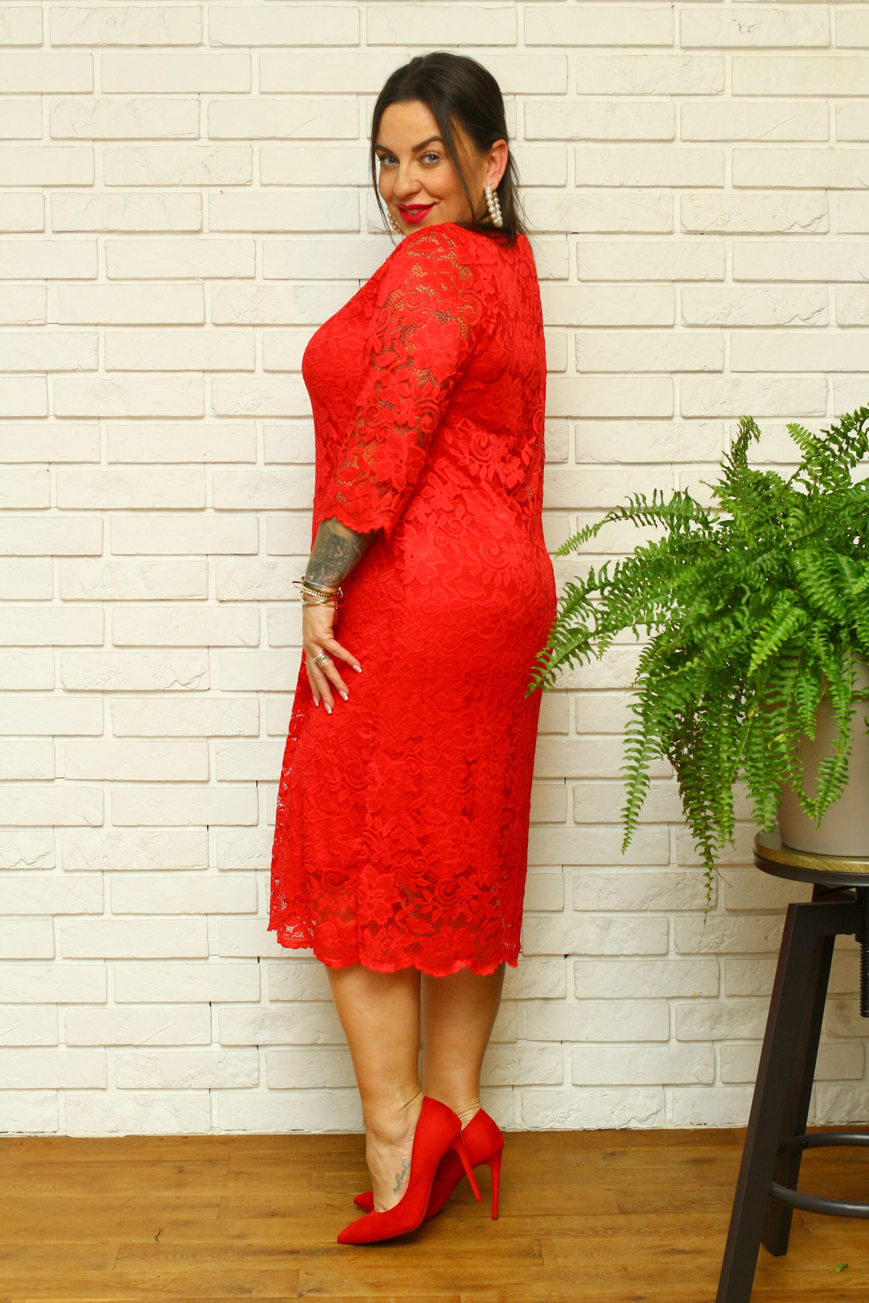 Sukienka Manola trapezowa koronkowa czerwona - obrazek 6