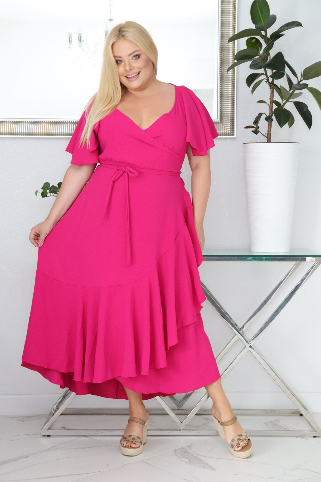 Sukienka wiskozowa: szeroka rozmiarówka 36-54 i krój szlafrokowy. AMARANT. KOD S1036.