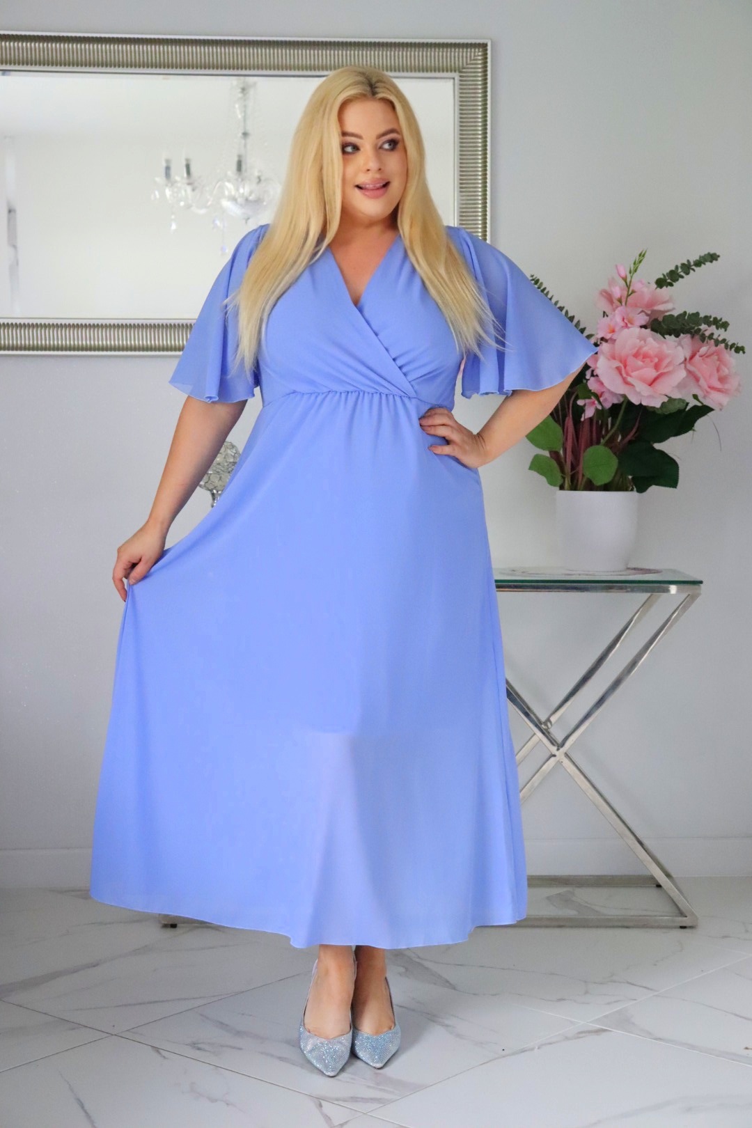 Sukienka MAXI trapezowa Ariel z szyfonu żorżeta błękitna - obrazek 3